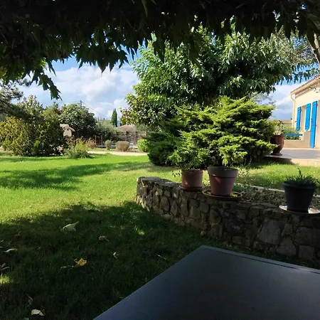 Maison Neuve 50m2 Toute Equipee Avec Grand Jardin Et Grande Piscine Ferienhaus *